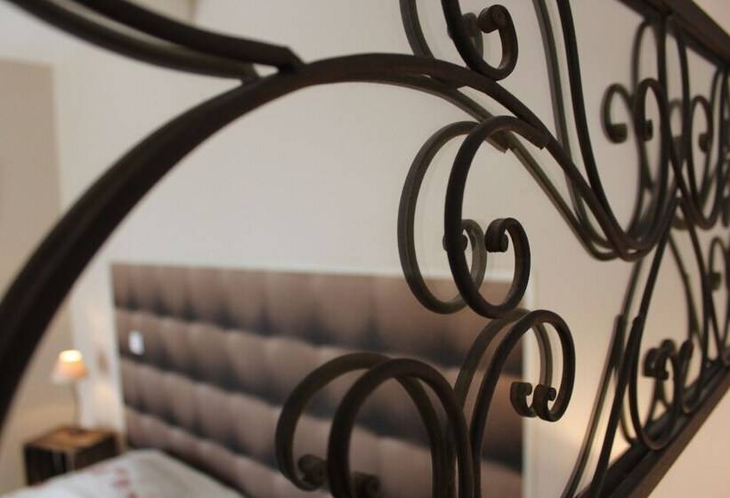 غرفة قياسية, Mas Du Tilleul