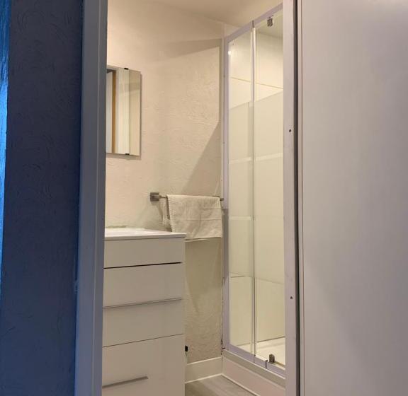 غرفة قياسية ثلاثية, Auberge Alsacienne