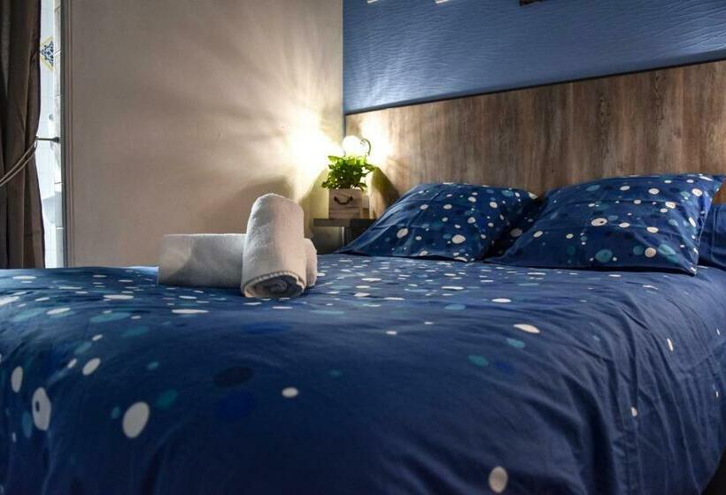 Номер Стандарт, Des Remparts