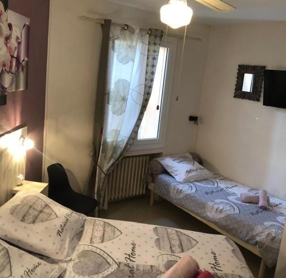 Номер Стандарт Трехместный, Des Remparts