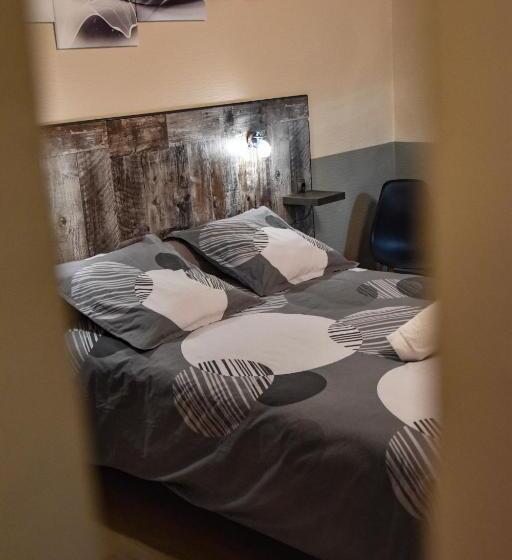 Семейный Номер, Des Remparts