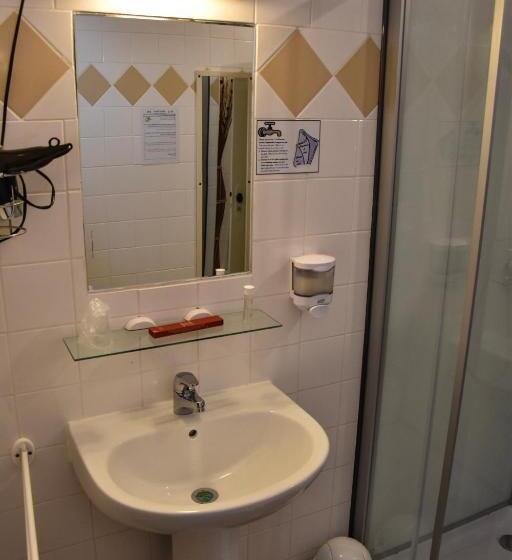 Семейный Номер, Des Remparts