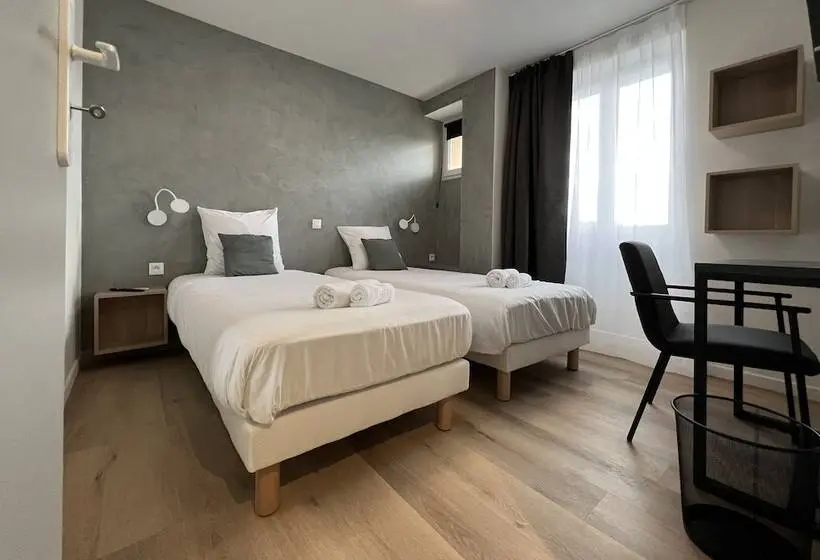 Perhehuone, Hôtel Le Ponson