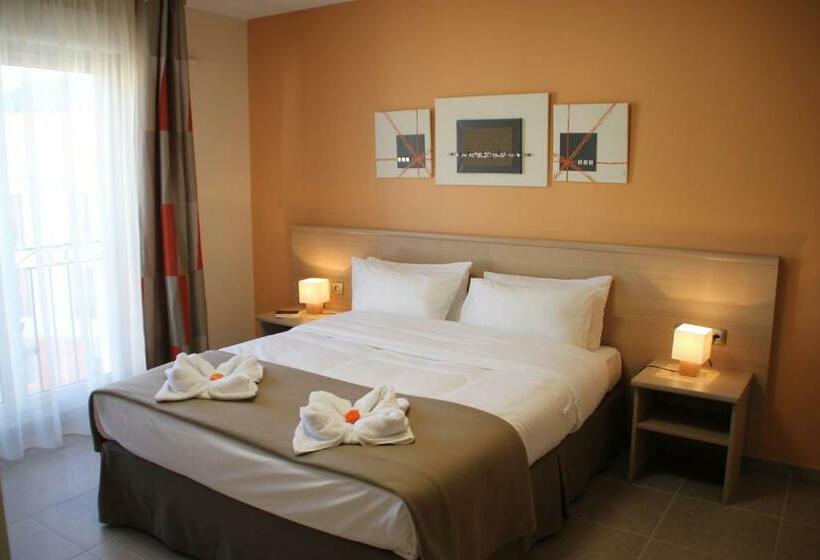 Номер Стандарт, The Originals Boutique, Hotel L Occitan, Aubagne