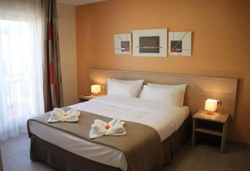 テラス付きスタンダードルーム, The Originals Boutique, Hotel L Occitan, Aubagne