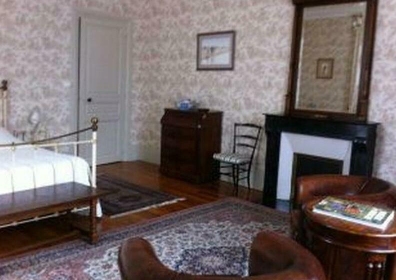 חדר סטנדרט לשלושה, Château Des Bouffards