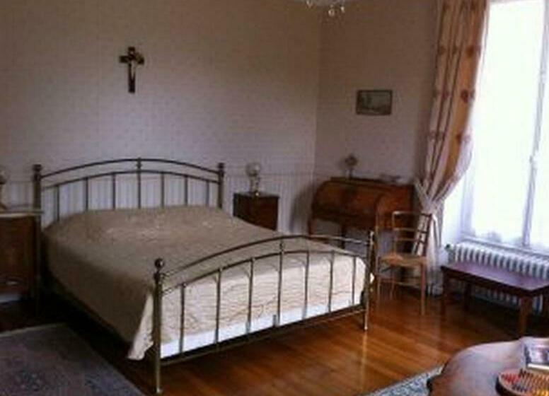 סוויטה משפחתית, Château Des Bouffards