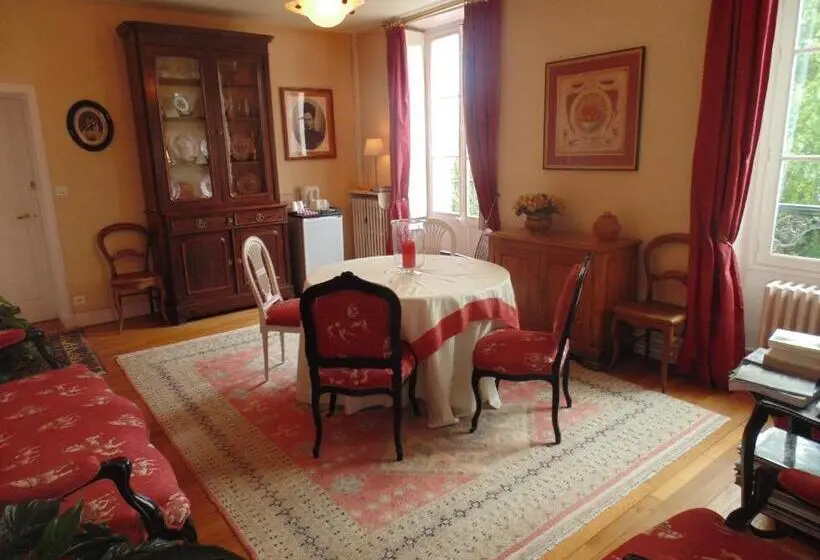 Economy-huone, Clos Saint Nicolas