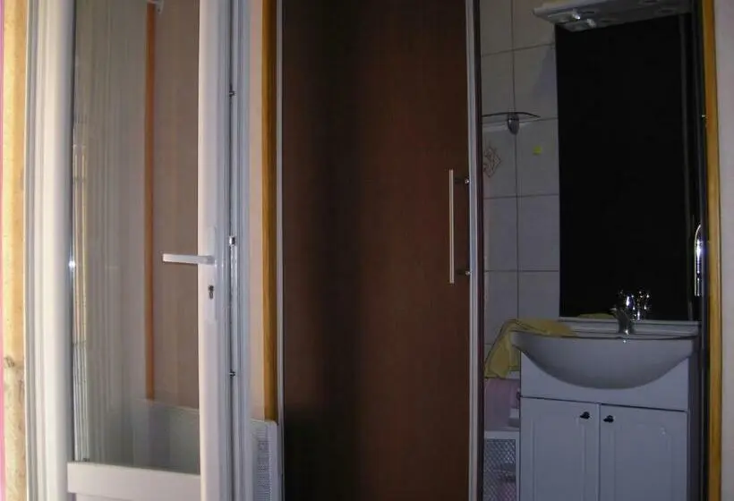 Chambre Familiale, La Villa Sam