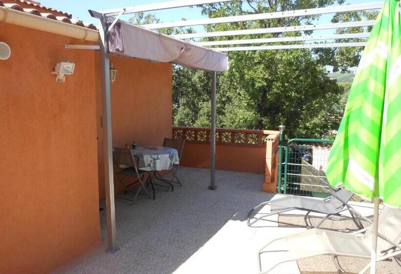 带露台的标准工作室, La Villa Sam