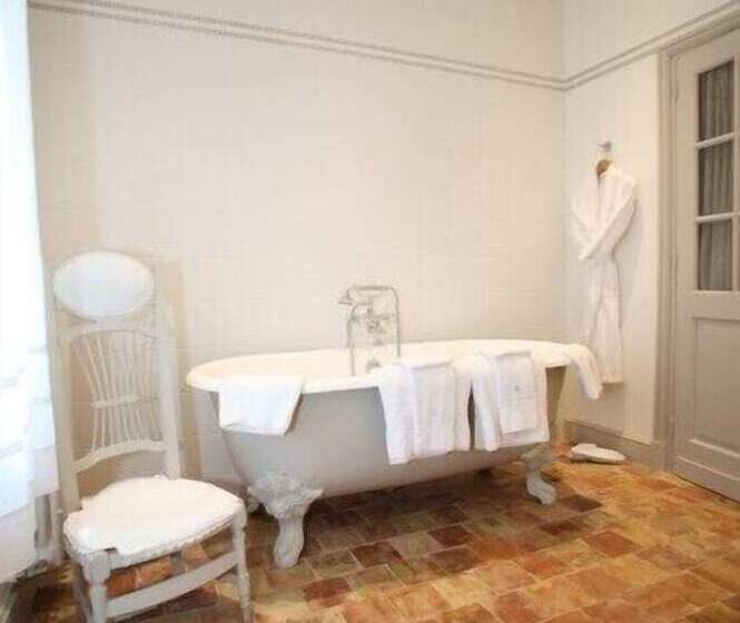 سوییت جونیور, Le Clos De Grace