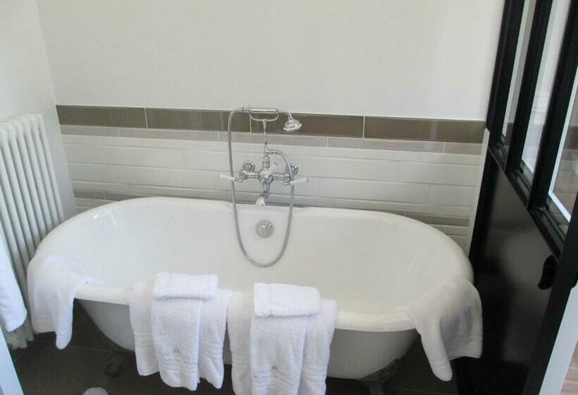 سوئیت خانواده 2 خوابه, Le Clos De Grace