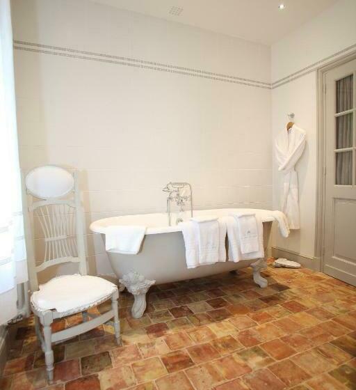 سوییت جونیور, Le Clos De Grace