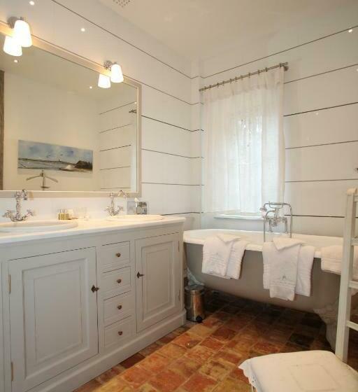 سوییت جونیور, Le Clos De Grace