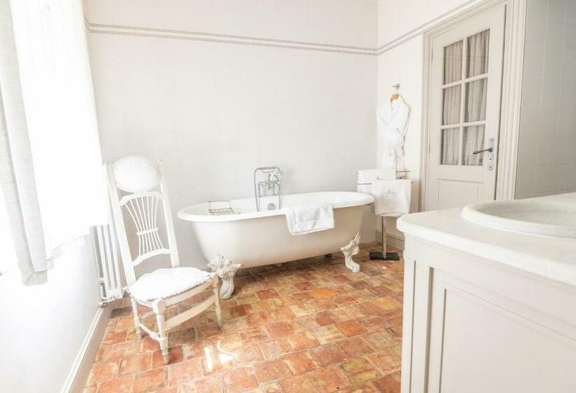 سوییت جونیور, Le Clos De Grace