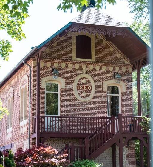 سوئیت خانواده 2 خوابه, Le Clos De Grace