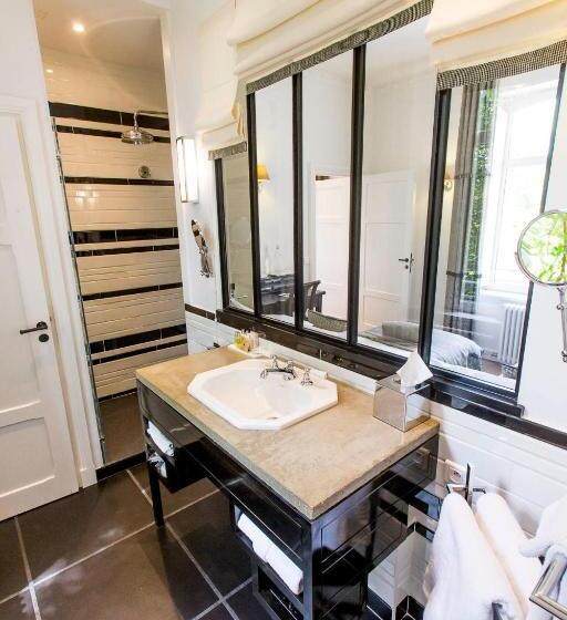 سوئیت خانواده 2 خوابه, Le Clos De Grace