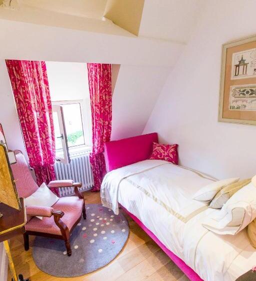 اتاق راحتی سه تخته, Le Clos De Grace