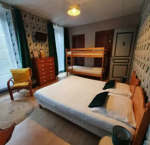 Perhehuone Puutarhanäkymä, Auberge La Caverne