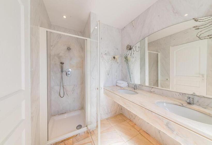 디럭스 스위트, Brin D Azur Saint Tropez