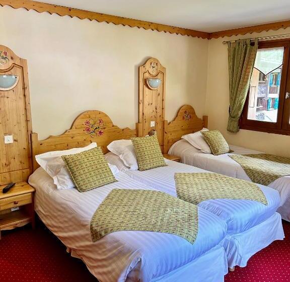 اتاق استاندارد سه نفره, Hameau Des Prodains   Hôtel