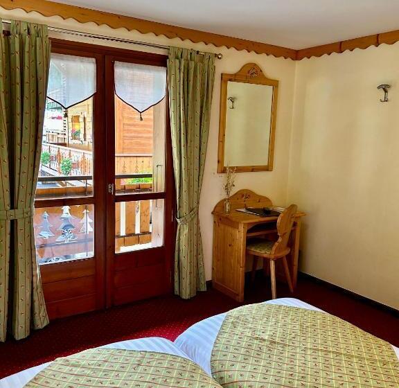 اتاق استاندارد سه نفره, Hameau Des Prodains   Hôtel