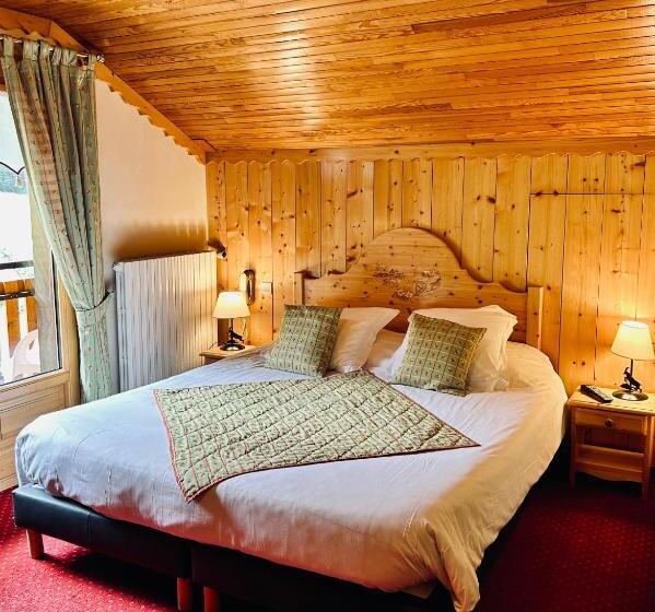 اتاق استاندارد سه نفره, Hameau Des Prodains   Hôtel