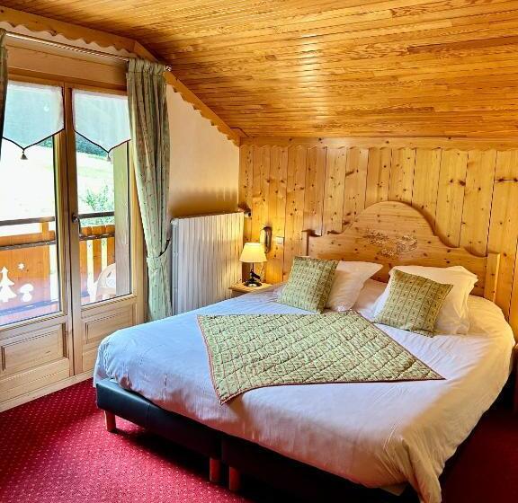 اتاق استاندارد سه نفره, Hameau Des Prodains   Hôtel