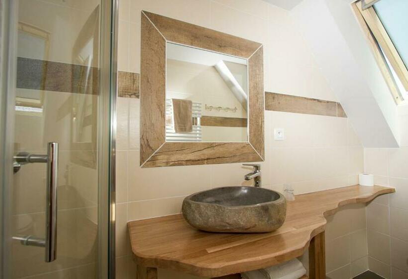 Номер Стандарт, La Baïta Du Loup