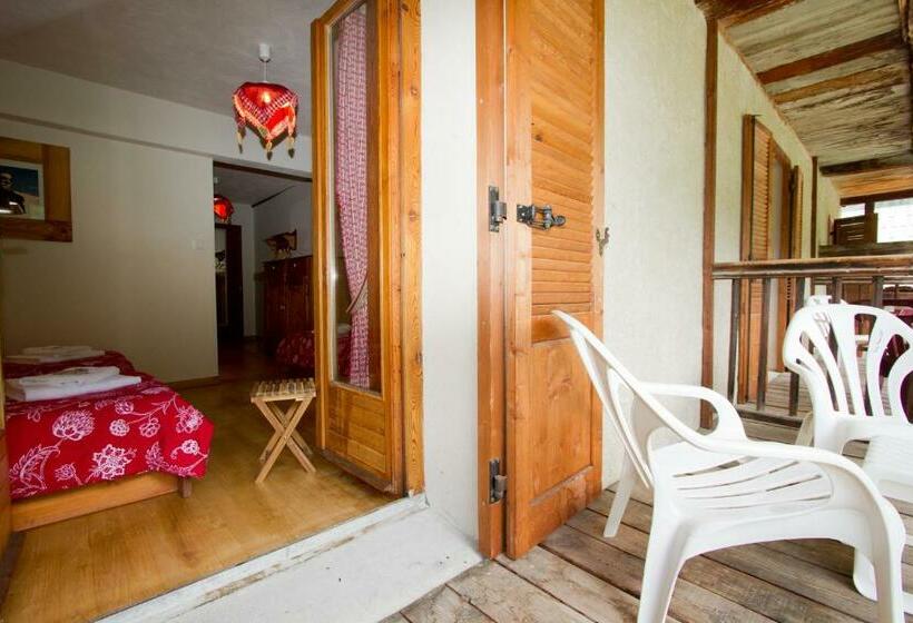 Семейный Номер, La Baïta Du Loup