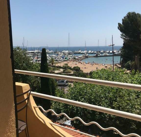 海景豪华三人间, La Calanque