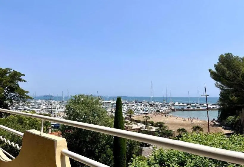 Deluxe Kolmen Hengen Huone Merinäkymä, La Calanque