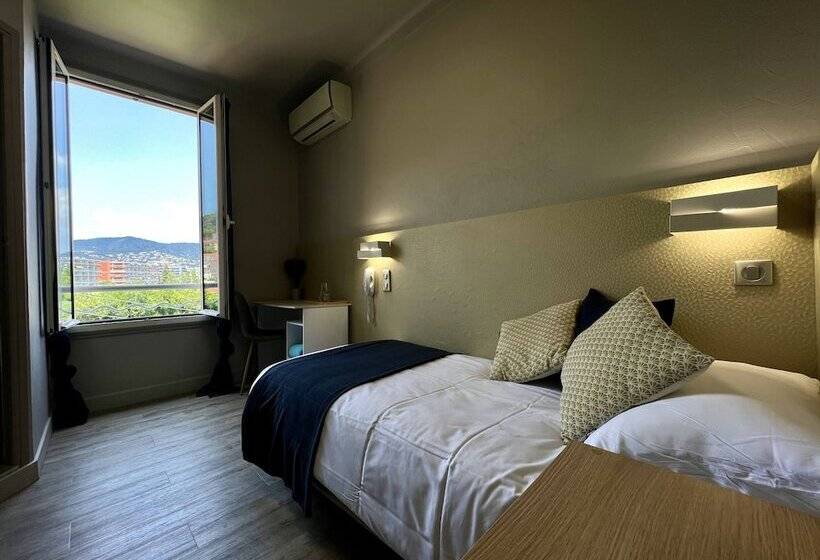 标准单人间, La Calanque