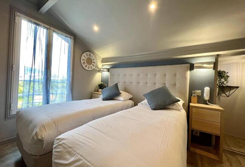 标准间带山景, La Calanque