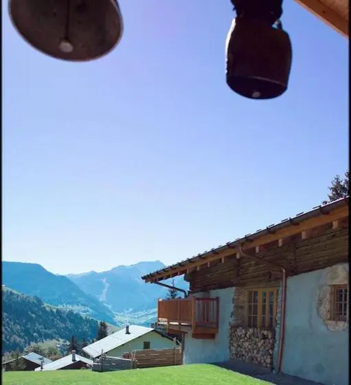 景色の見えるトリプルスタンダードルーム, La Ferme Du Chozal, Chalet De Tradition