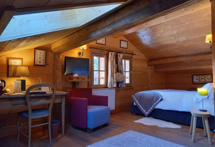 景色の見えるトリプルスタンダードルーム, La Ferme Du Chozal, Chalet De Tradition