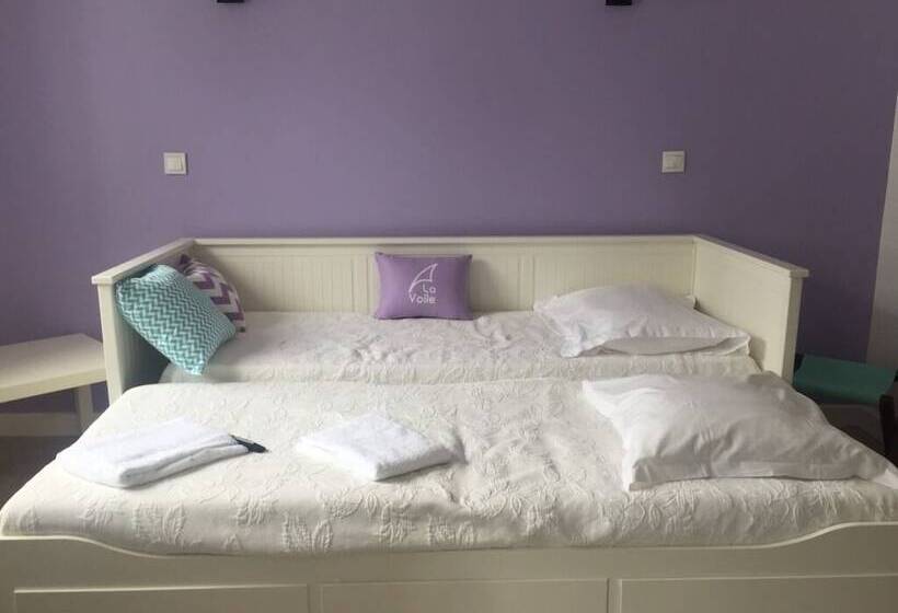 غرفة قياسية رباعية, Hôtel Restaurant La Voile   Le Dock Er