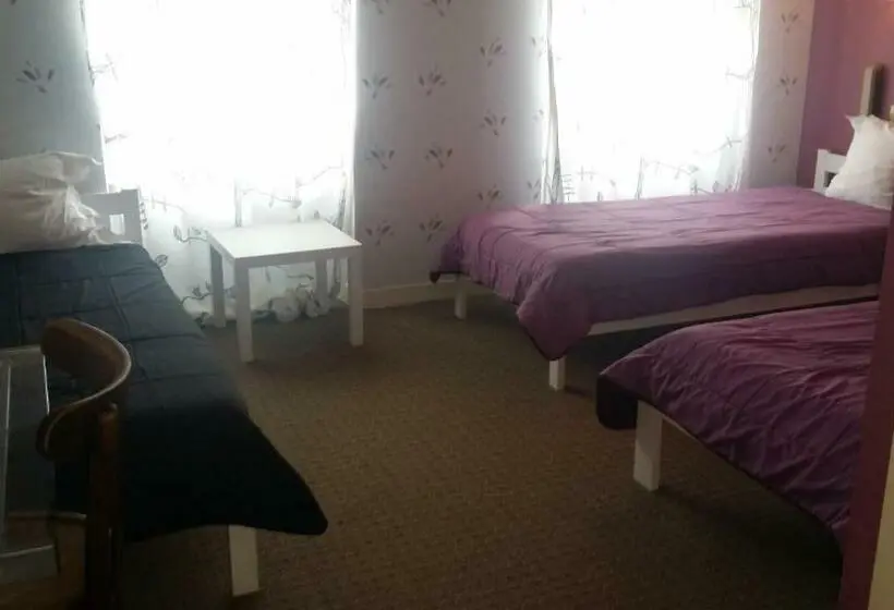 Standard Kolmen Hengen Huone, Les Closeaux Phil