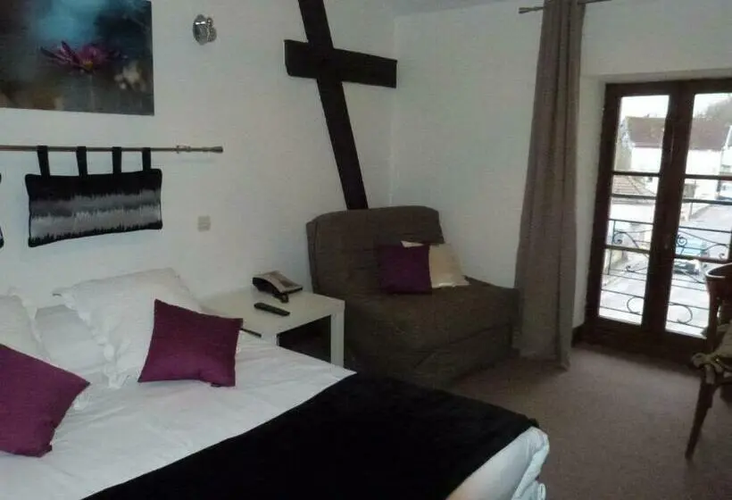 Standard Kolmen Hengen Huone, Relais De Beze