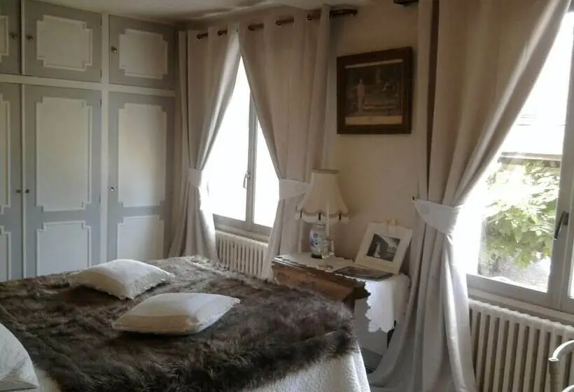 اتاق راحتی, Chambres La Vallée