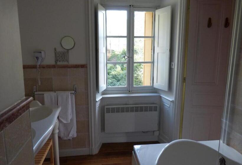 デラックスルーム, Château D Urbilhac