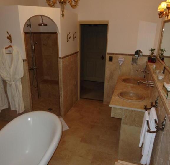 スーペリアールーム, Château D Urbilhac