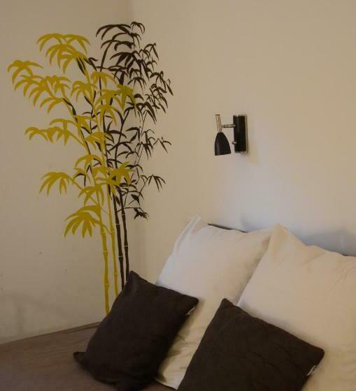 スタンダードルーム, Le Croissant De Lune