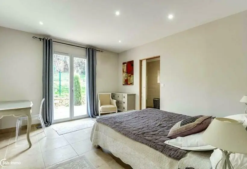 Basic Kolmen Hengen Huone, Relais De L Alsou