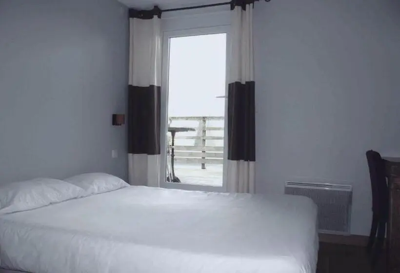 Comfort room with terrace, Au Bout Du Monde