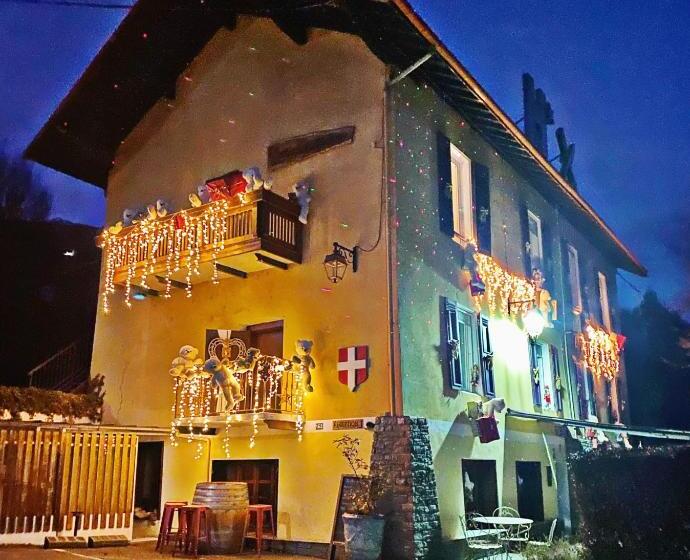 اتاق خانوادگی با سرویس بهداشتی مشترک, Hôtel Restaurant La Petite Auberge