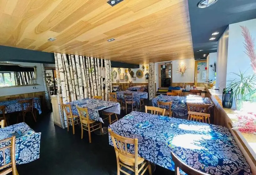 バス共有のスタンダードルーム, Hôtel Restaurant La Petite Auberge