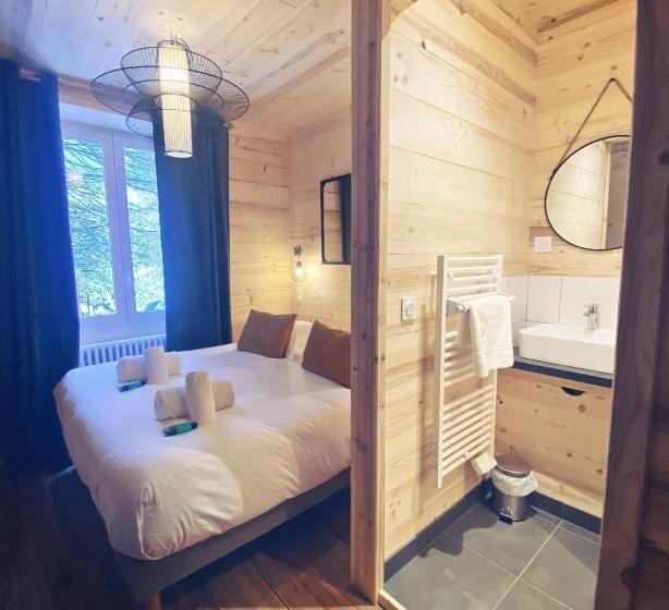 带共用浴室的标准房间, Hôtel Restaurant La Petite Auberge