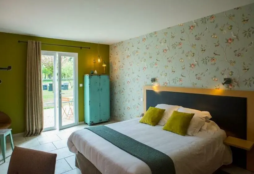 スーペリアールーム, Auberge Pom'poire