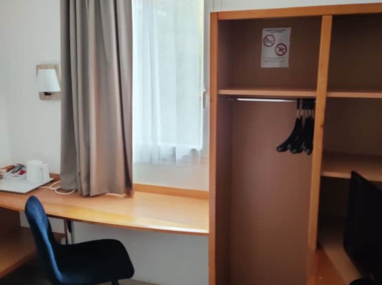 Номер Стандарт, Brit Hotel Essentiel Cahors Nord